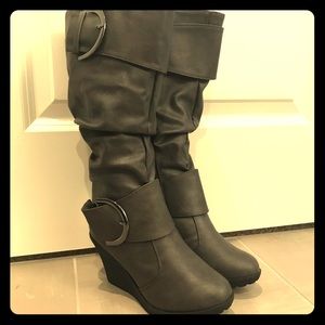 Gray wedge boots